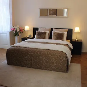 Royal Celakovskeho Sady Apartamento